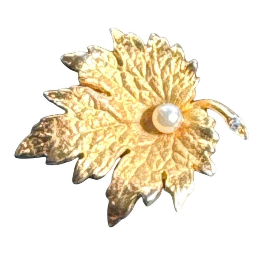 American Vintage CORO SIGNED Vintage Gold Tone Maple Leaf Faux Pearl Rhinestone